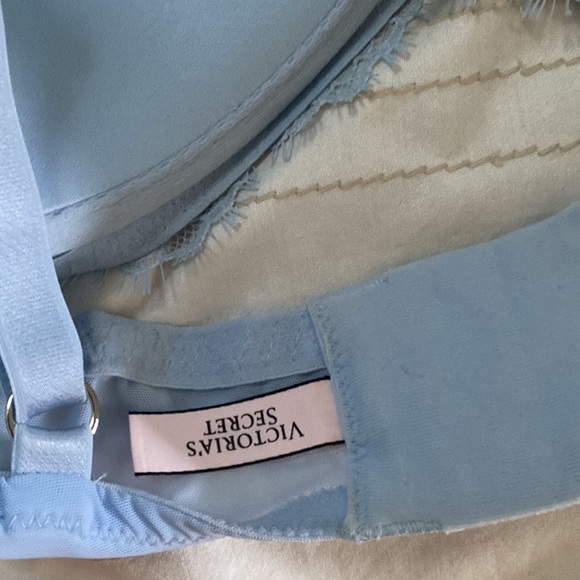 Victoria’s Secret Baby Blue Lace Bra - Picture 5 of 5